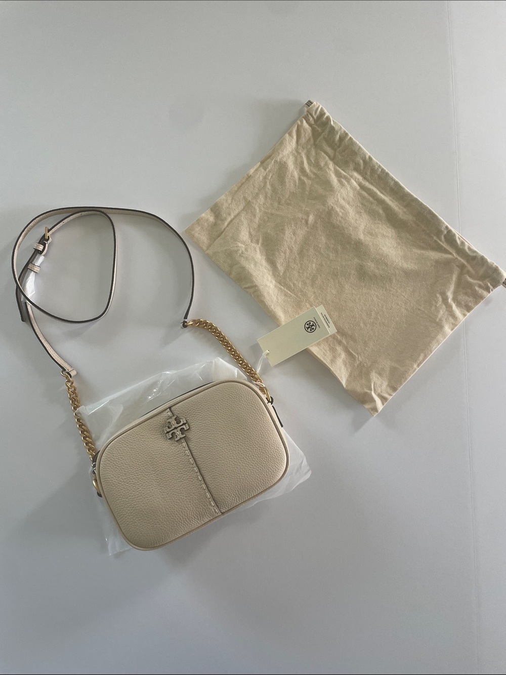 NWT Tory Burch McGraw Camera Bag Pebbled Leather Crossbody Brie color - Picture 5 of 12
